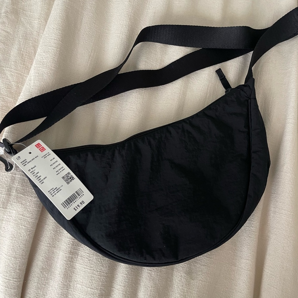 UNIQLO Round Mini Crossbody